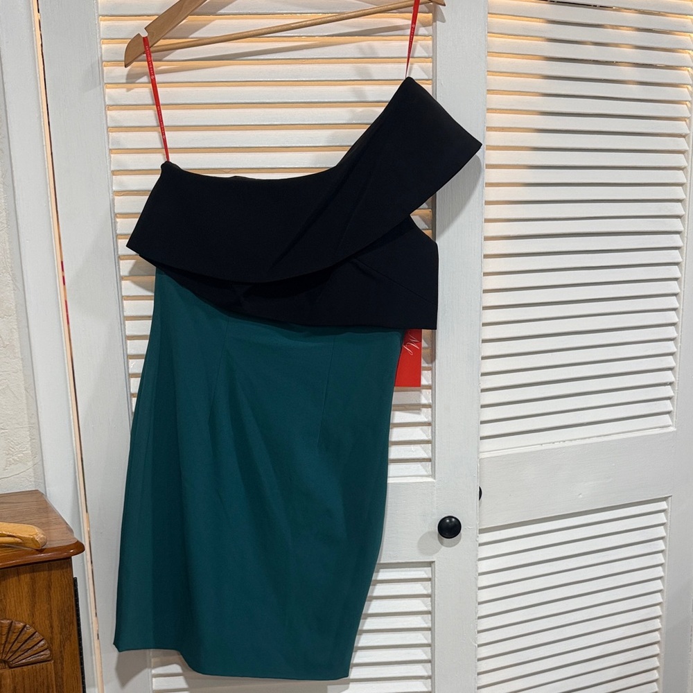 Monique Lhuillier One-Shoulder Black and Green Dress